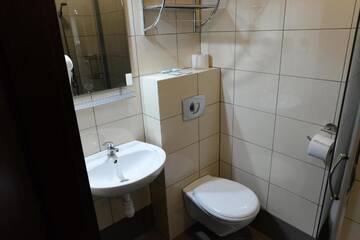 Фото номера Двухместный номер с 1 кроватью или 2 отдельными кроватями Отели типа «постель и завтрак» Cubus-Beskidy г. Bierna 13
